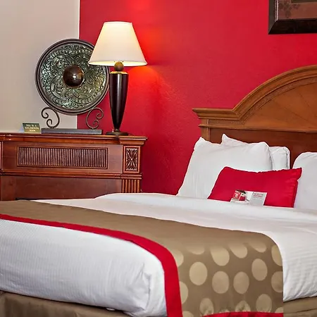 Hotel Ramada By Wyndham New Iberia Habitación foto