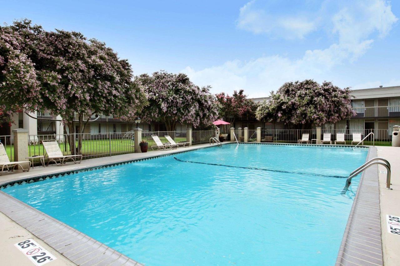 Hotel Ramada By Wyndham 3*